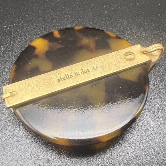 STELLA & Dot Jaya Tortoise Pendant - Picture 4 of 4